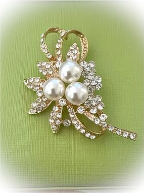 Gold-Tone Pearl & Crystal Floral Brooch - White Pearls
